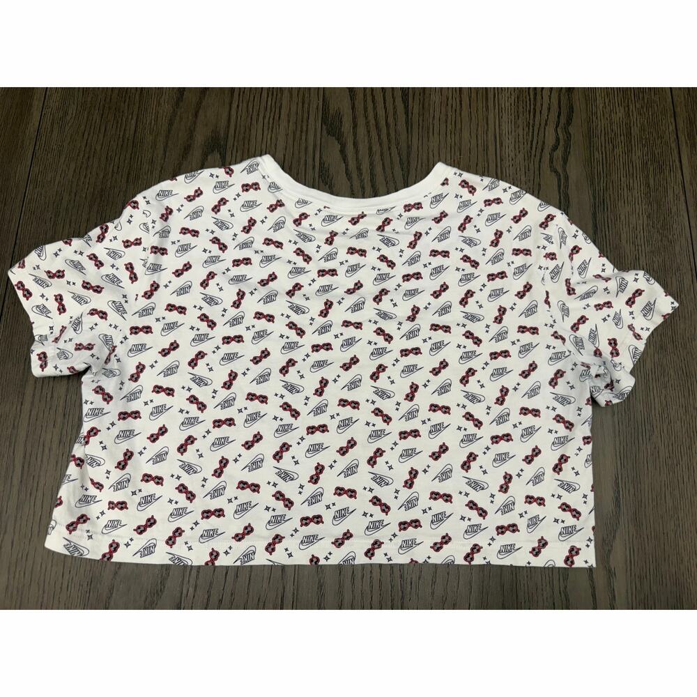 Nike Crop Top Womens M White Logo Print Heart Sunglasses Graphic Tee